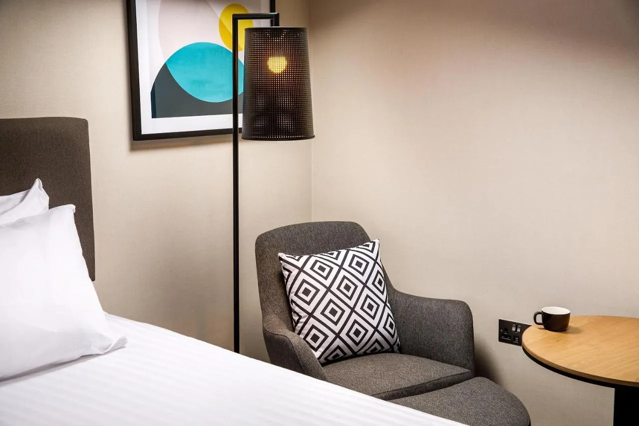 Holiday Inn Manchester Airport T2 By Ihg Hale  Hotel