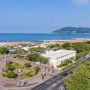 https://hotel-tenda-rossa.it-tuscanyhotel.com