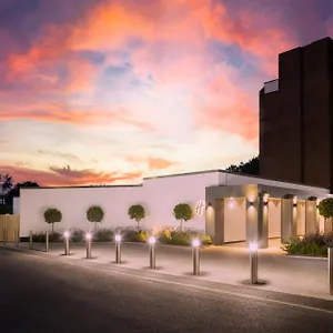 https://holiday-inn-gatwick-airport.brighton-hotels-england.com